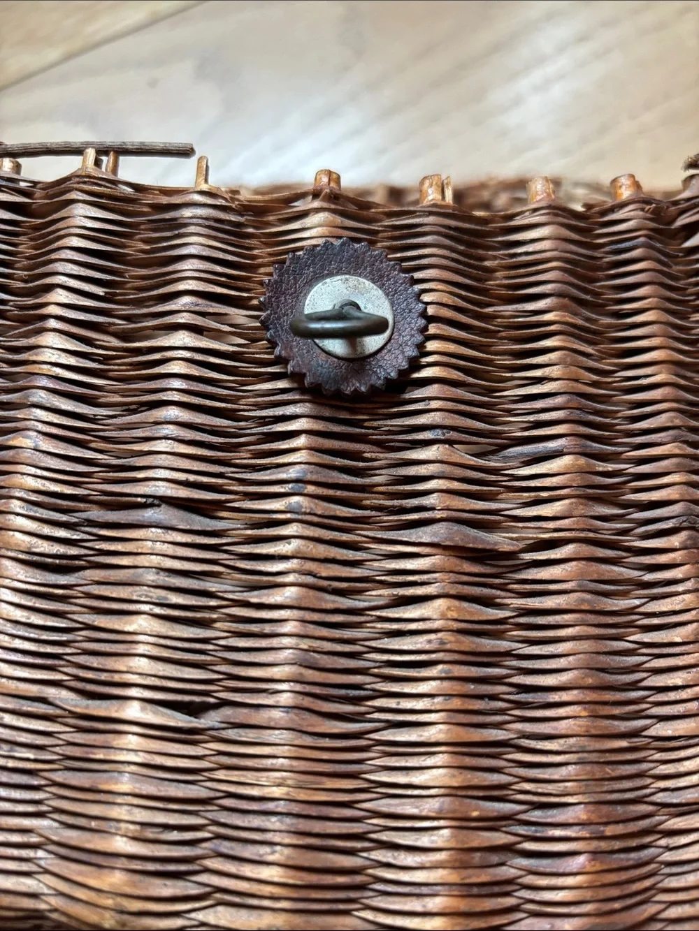 Vtg Handwoven Fishing Creel Basket Primitive Wicker Creel Rustic Cabin Decor